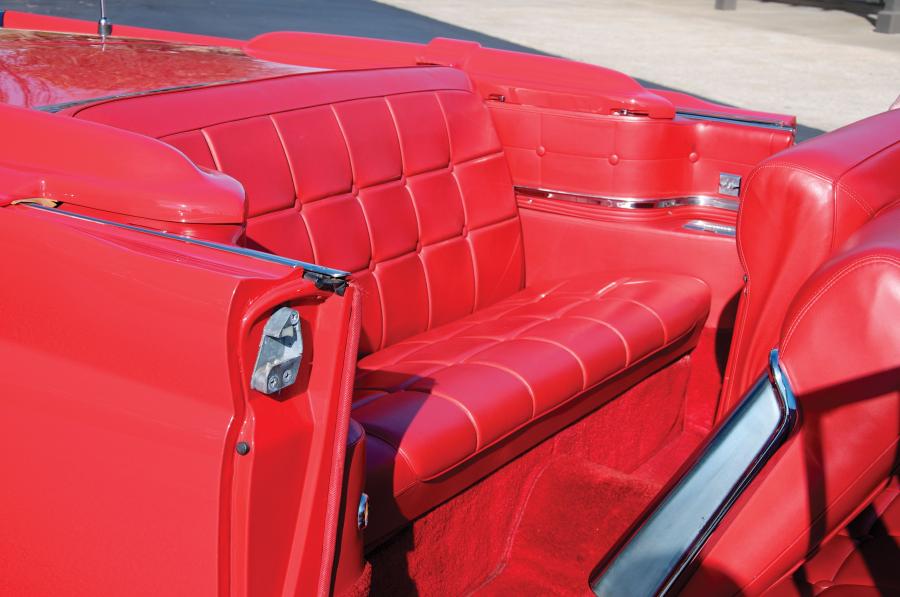  Lincoln Continental Mark V Convertible 1960 года  (фото 31 из 60)